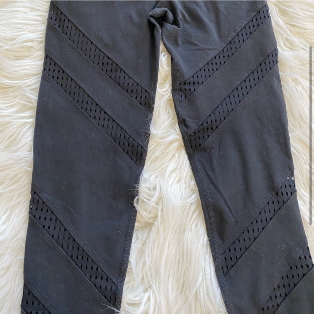 Beyond Yoga Cut Out Detail Leggings